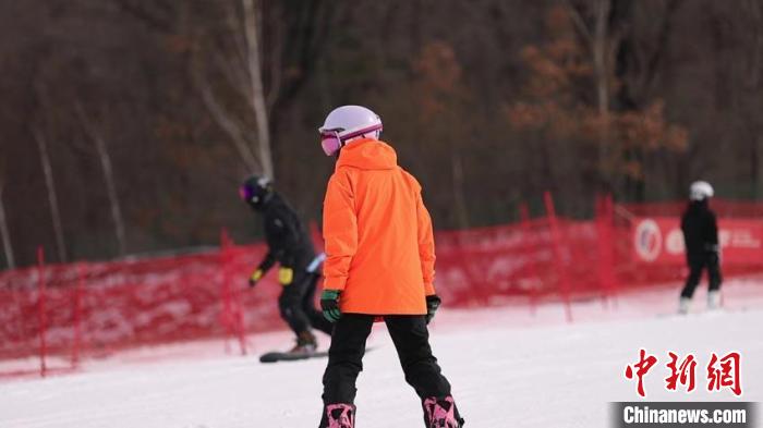 南方游客北雪南滑吉林冰雪节迎新雪季
